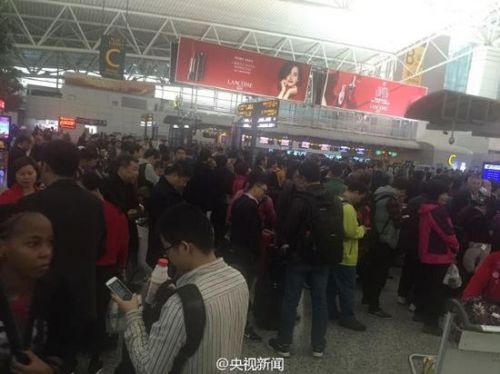 3月21日深圳机场暴雨大面积延误，马上试了一下模拟盲降-5612 