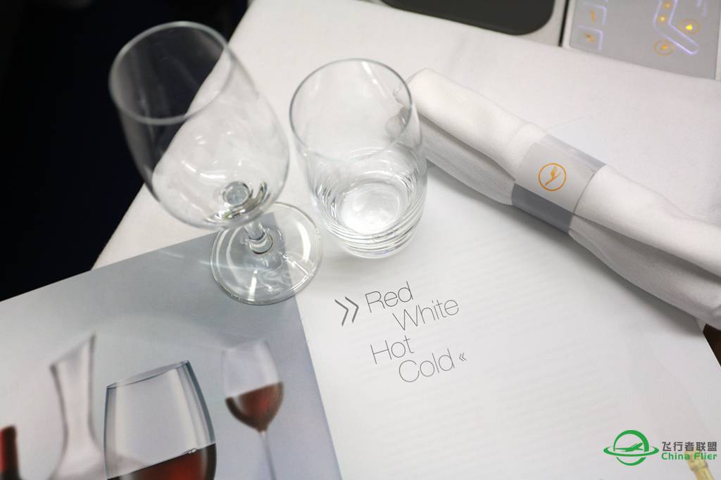 刚出锅一小时的图：汉莎空客A340-300-6201 