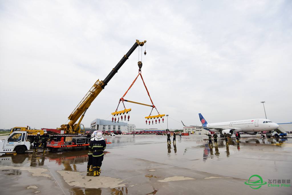 青岛航空空客A320演习-3824 