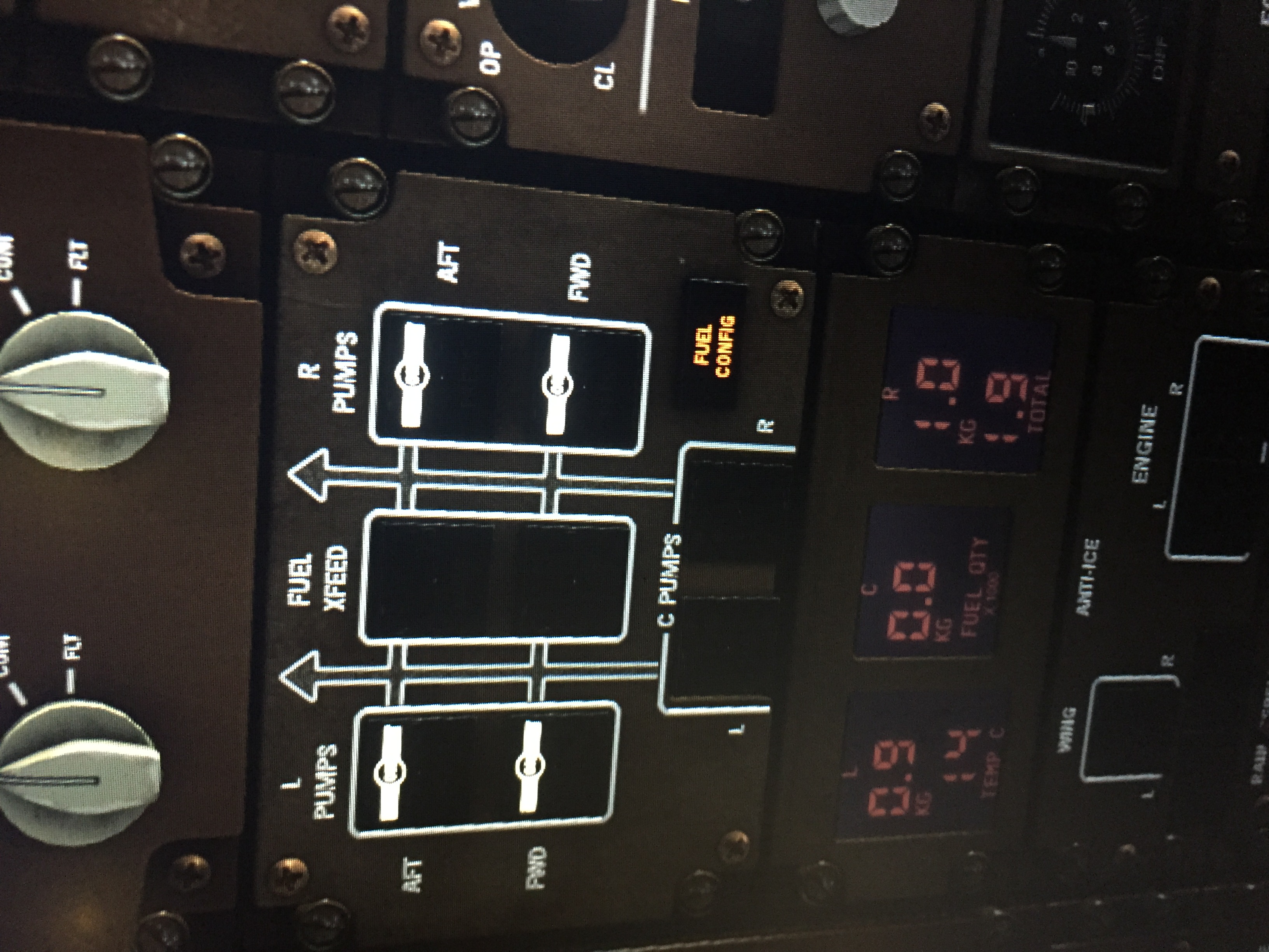 FF757显示FUEL的黄色警告-1234 