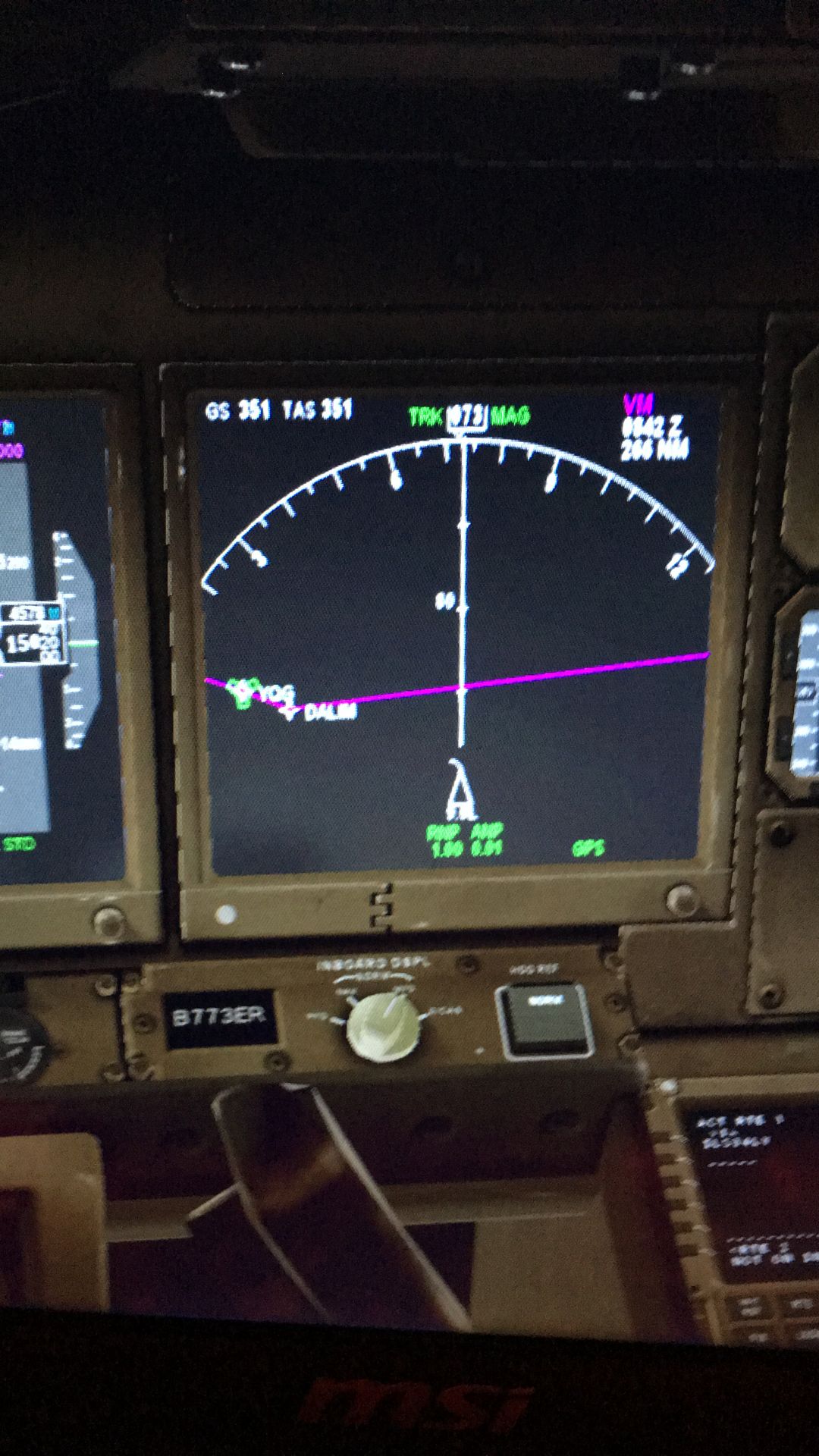 777-300在航路转圈圈怎么回事。。-4244 