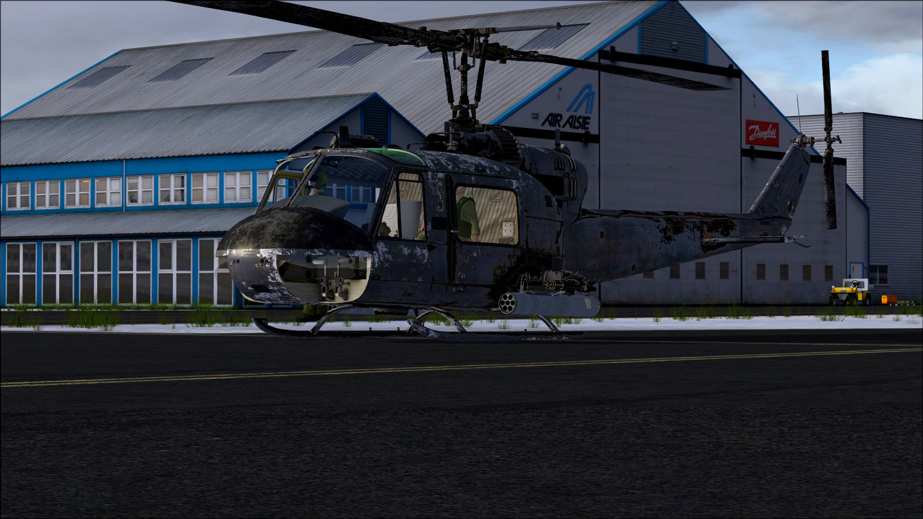 破旧MILVIZ Bell-UH1 涂装隆重登场-4215 