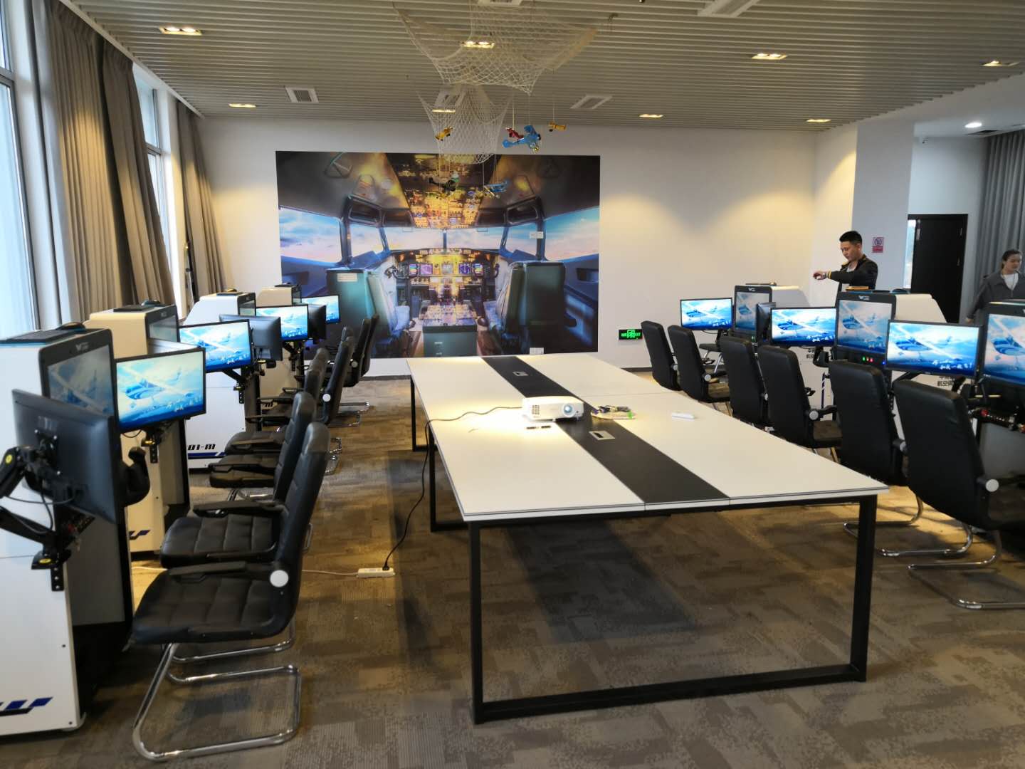 为通航机场新建的模拟飞行教室-460 