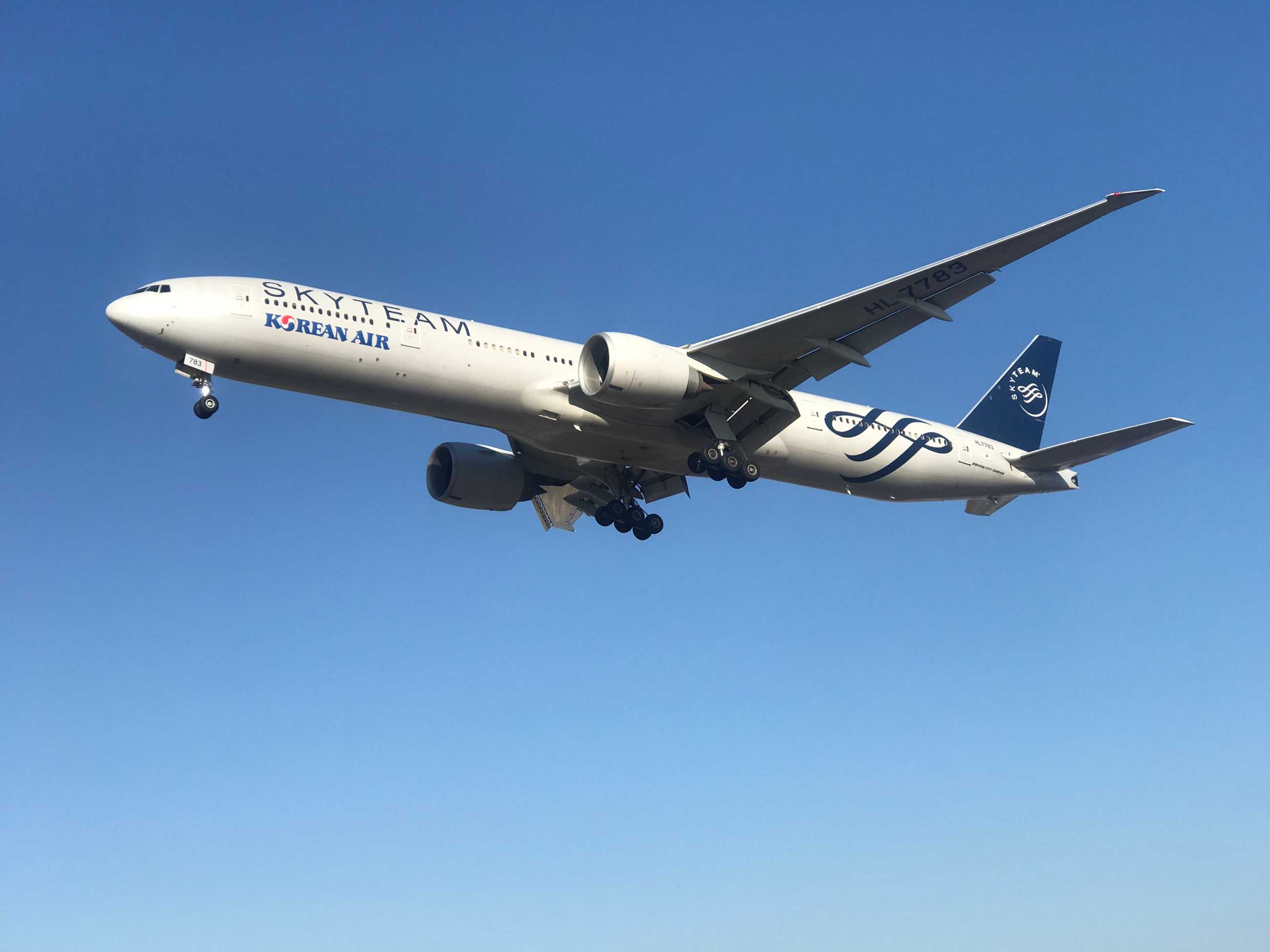 大连周水子 大韩航空77w-9969 