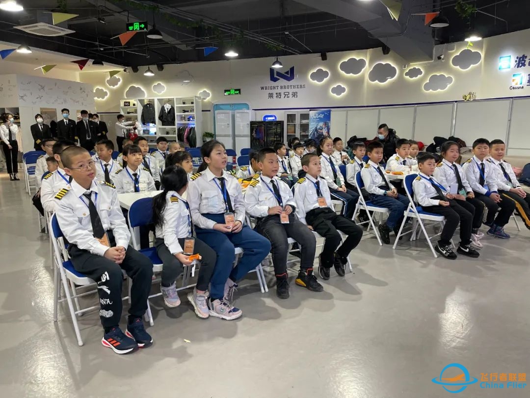 [飞行奇遇记2.0升级版上线]5月3日,变身中国小机长,get开飞机新技能,波音塞斯纳双机型驾驶,机场安检情景模拟,5D影院~-4684 