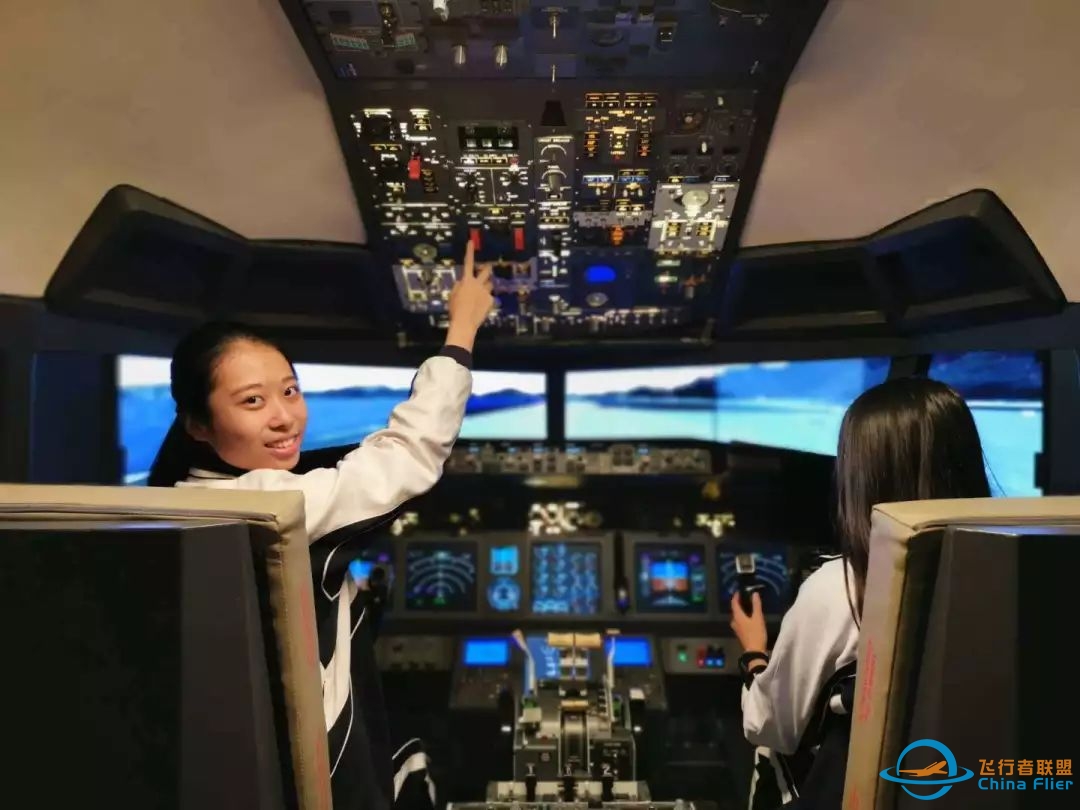 驾驶战斗机,自装波音737模拟驾驶舱,这个学校学生太强!-5354 