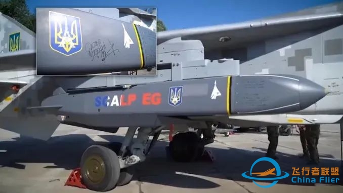 展示SCALP-EG导弹,试用F-16模拟器,泽连斯基视察乌军基地-9565 