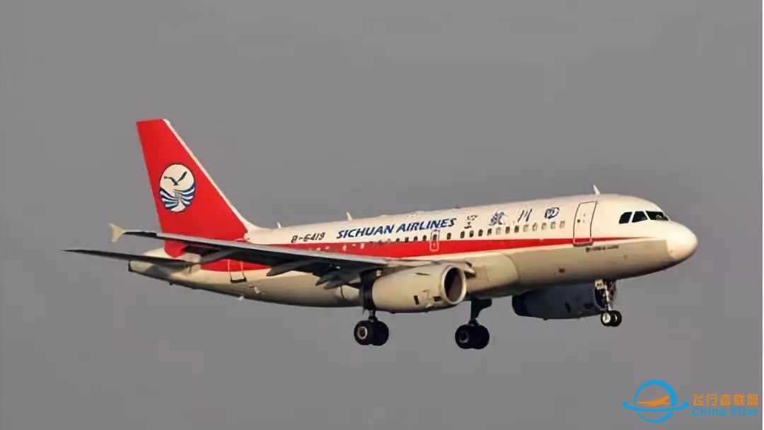 玻璃破裂再度引发“空中浩劫”,一根安全带换回川航生还奇迹-2982 