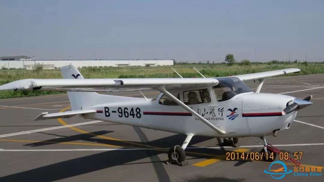 烟台南山学院航空学院训练机型系列一:传奇塞斯纳!-1982 