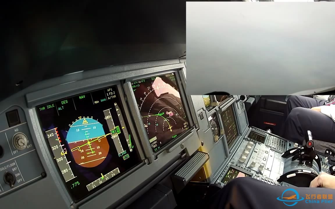 A320降落和着陆阶段的PFD显示和机外实景-2037 