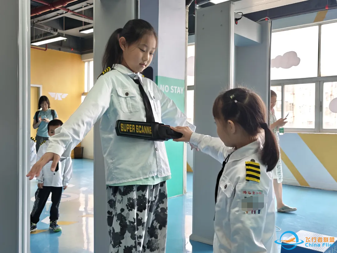 班级定制-航空研学一日营-飞行知识学习、空客A320模拟驾驶、逃生技巧学习、竞技道闯关、塞斯纳172飞行模拟练习、机场沙盘讲解等-1494 